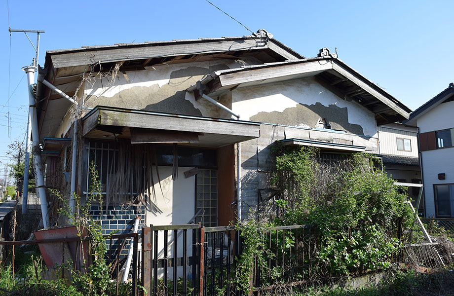相続した実家が老朽化していて売却できない