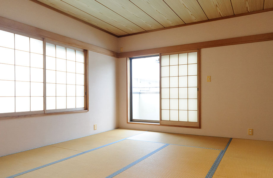 室内を整理整頓する